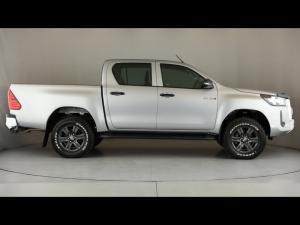 Toyota Hilux 2.4GD-6 double cab 4x4 Raider manual - Image 3