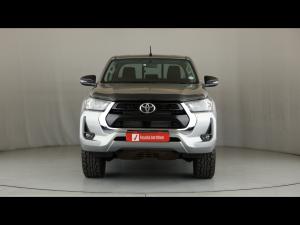 Toyota Hilux 2.4GD-6 double cab 4x4 Raider manual - Image 4
