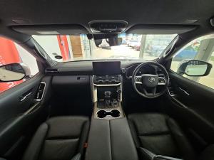 Toyota Land Cruiser 300 3.3D ZX - Image 6