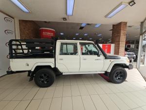 Toyota Land Cruiser 79 4.5D-4D V8 double cab LX - Image 3