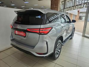 Toyota Fortuner 2.4GD-6 4x4 - Image 2