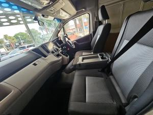Toyota Quantum 2.8 SLWB panel van - Image 7
