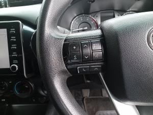 Toyota Hilux 2.4GD-6 double cab 4x4 Raider manual - Image 9