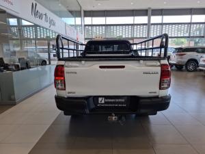 Toyota Hilux 2.4 GD-6 SRX 4X4 automaticS/C - Image 5