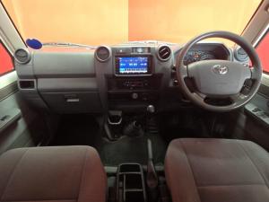 Toyota Land Cruiser 79 4.5DS/C - Image 6