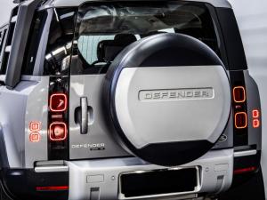 Land Rover Defender 110 D240 SE - Image 10