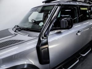 Land Rover Defender 110 D240 SE - Image 12
