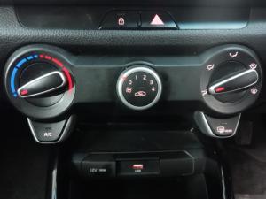 Kia Rio hatch 1.2 LS - Image 9