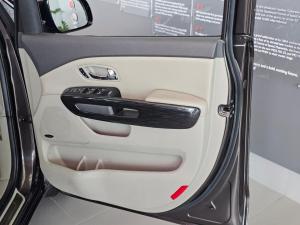 Kia Grand Sedona 3.3 V6 SXL - Image 10