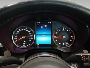 Mercedes-Benz C-Class C200 - Image 13