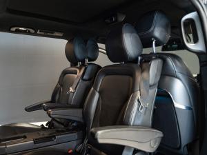 Mercedes-Benz V-Class V300d Exclusive - Image 13