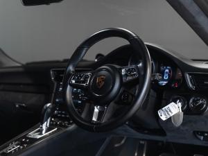 Porsche 911 Carrera GTS coupe - Image 8