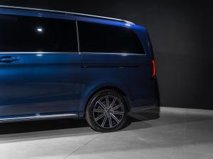 Mercedes-Benz V-Class V300d Exclusive - Image 15