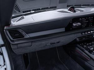 Porsche 911 Carrera GTS cabriolet manual - Image 9