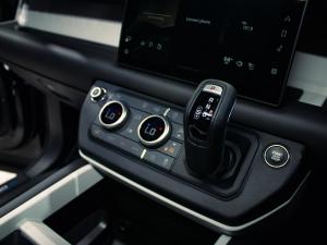 Land Rover Defender 110 D350 X-Dynamic HSE - Image 24