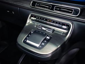 Mercedes-Benz V-Class V300d Exclusive - Image 11