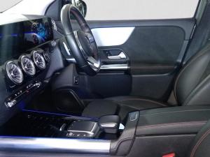 Mercedes-Benz GLA GLA200d Progressive - Image 11