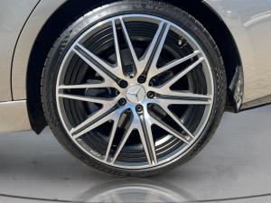 Mercedes-Benz C-Class C43 - Image 16