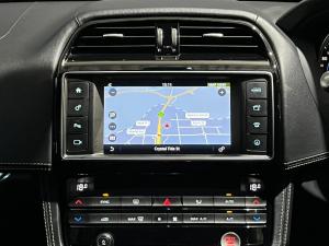 Jaguar F-Pace 25d AWD R-Sport - Image 17