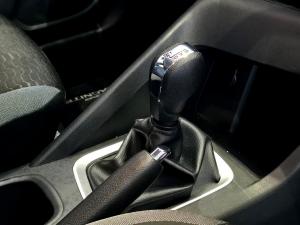 Nissan Magnite 1.0 Visia auto - Image 11