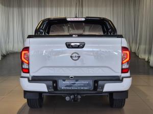 Nissan Navara 2.5DDTi double cab LE Plus - Image 6