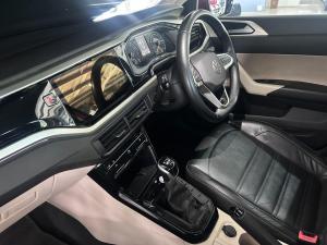 Volkswagen Polo sedan 1.6 Life - Image 13