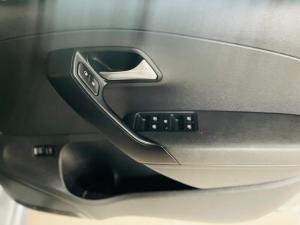 Volkswagen Polo sedan 1.4 Trendline - Image 10