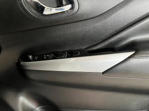 Nissan Navara 2.5DDTi double cab LE Plus - Image 7