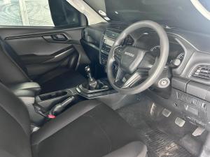 Isuzu D-Max 1.9TD double cab L manual - Image 9
