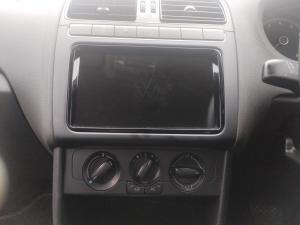 Volkswagen Polo Vivo hatch 1.6 Life - Image 12