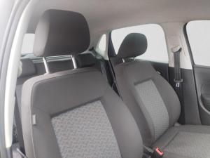Volkswagen Polo Vivo hatch 1.6 Life - Image 17