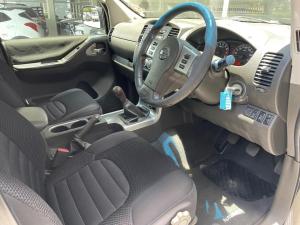Nissan Navara 4.0 V6 double cab 4x4 LE - Image 12