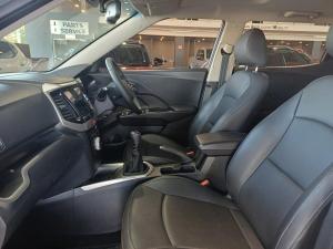 Mahindra XUV300 1.2T W8 - Image 9