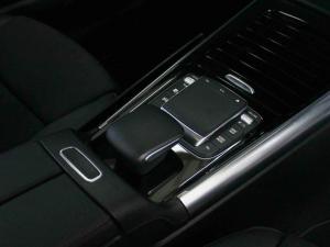 Mercedes-Benz GLA GLA200d Progressive - Image 11