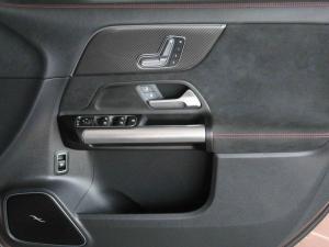 Mercedes-Benz GLA GLA200d Progressive - Image 14