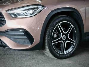 Mercedes-Benz GLA GLA200d Progressive - Image 5