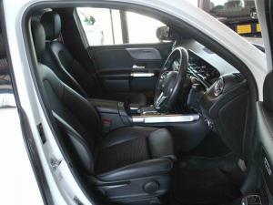Mercedes-Benz GLB GLB220d 4Matic Progressive - Image 11