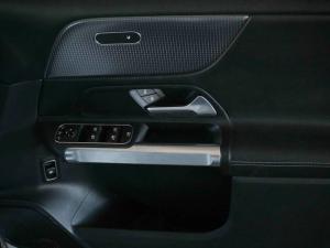 Mercedes-Benz GLB GLB220d 4Matic Progressive - Image 18