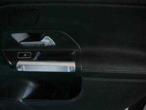 Mercedes-Benz GLB GLB220d 4Matic Progressive - Image 21