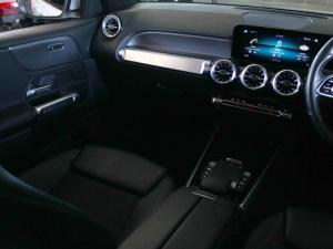 Mercedes-Benz GLB GLB220d 4Matic Progressive - Image 23