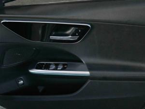 Mercedes-Benz C-Class C200 Avantgarde - Image 17
