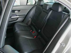 Mercedes-Benz C-Class C200 Avantgarde - Image 20