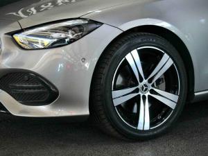 Mercedes-Benz C-Class C200 Avantgarde - Image 5