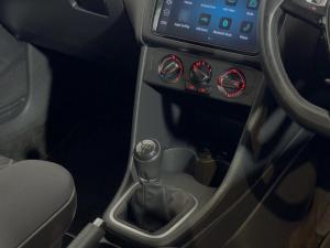 Volkswagen Polo Vivo hatch 1.6 Style - Image 19