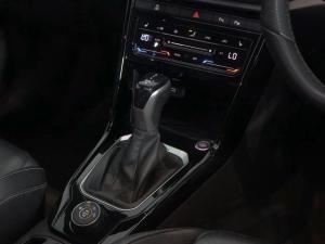 Volkswagen T-Roc 2.0TSI 4Motion R-Line - Image 14