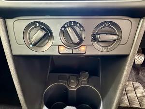 Volkswagen Polo Vivo hatch 1.4 - Image 8