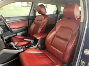Hyundai Tucson 2.0 Premium automatic - Image 11
