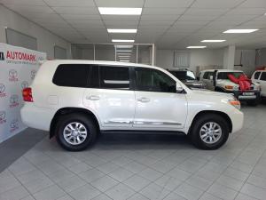 Toyota Land Cruiser 200 4.5D-4D V8 VX - Image 3