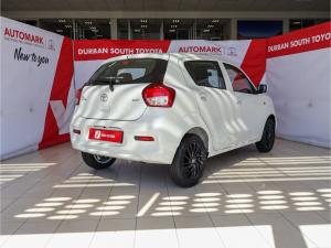 Toyota Vitz 1.0 XR manual - Image 2