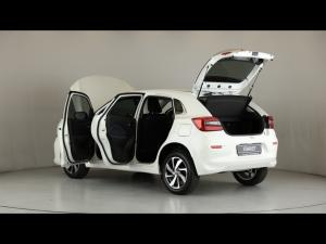 Toyota Starlet 1.5 XR auto - Image 25